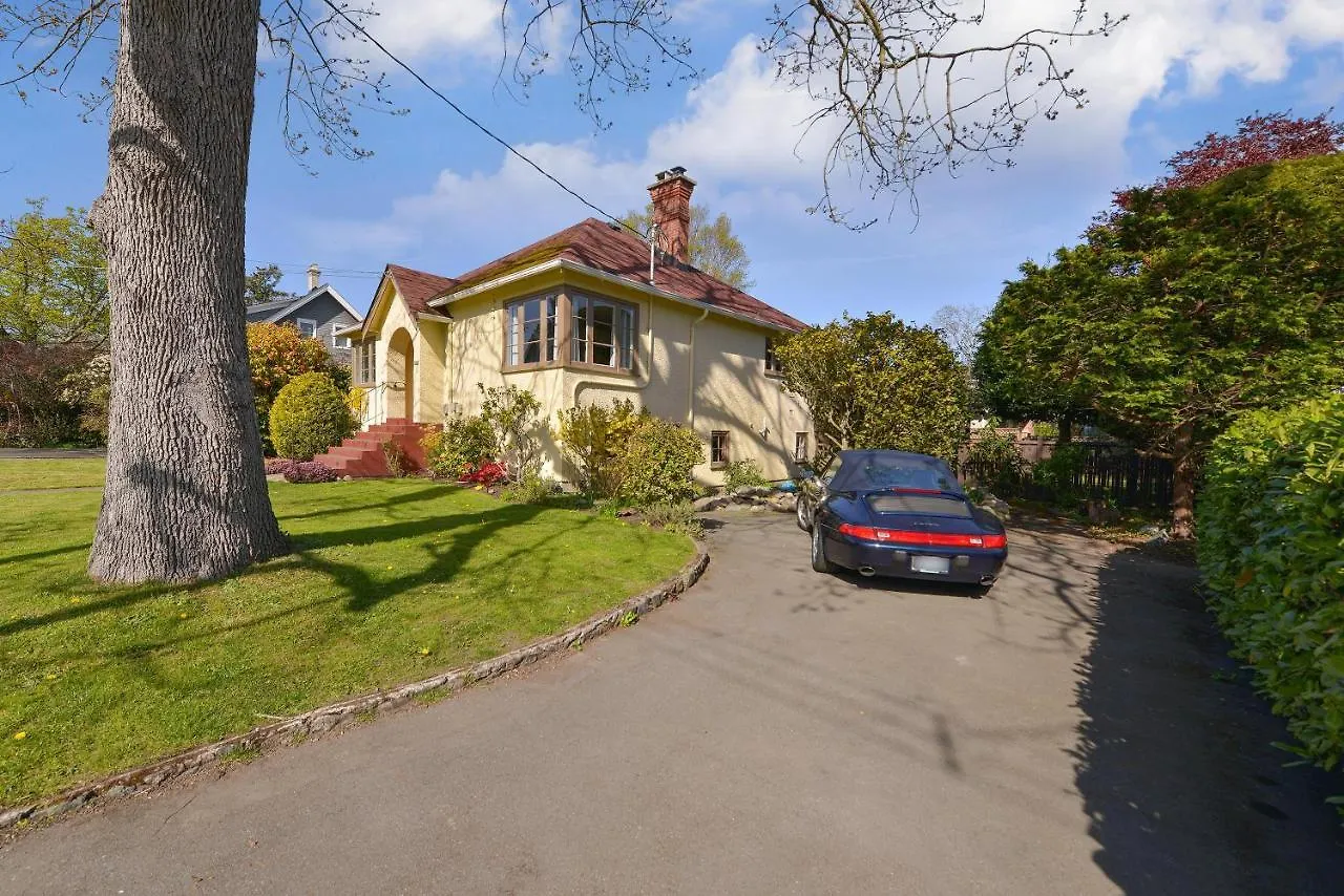 Oak Bay Village Villa Victoria