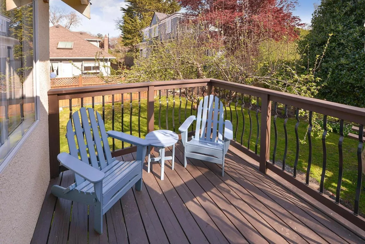 Oak Bay Village Villa Victoria