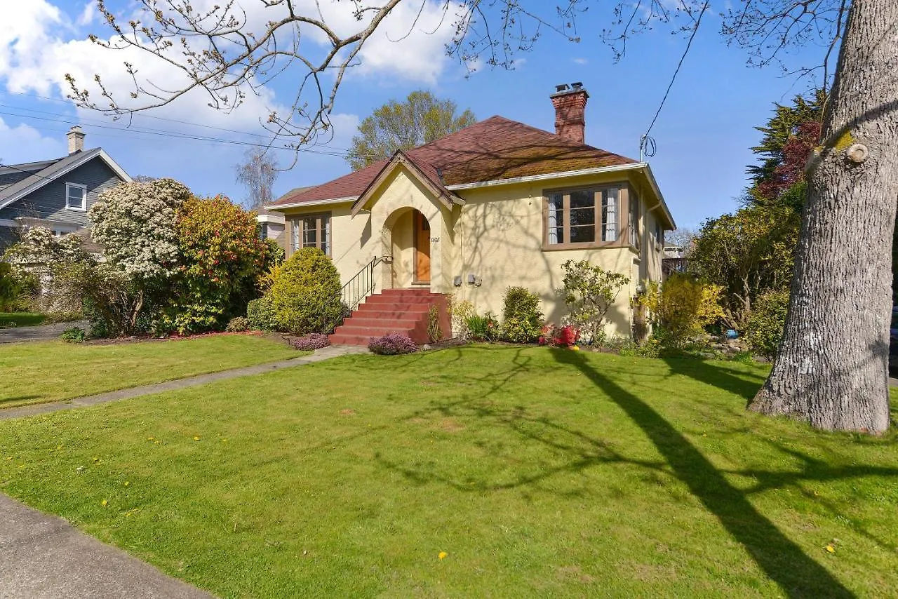 Holiday home Oak Bay Village Villa Victoria Canada